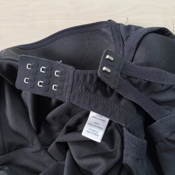 Athleta Black V-Neck Tank Top 34 A‎ Built-in Support Bra Ruched Sides - Picture 7 of 10